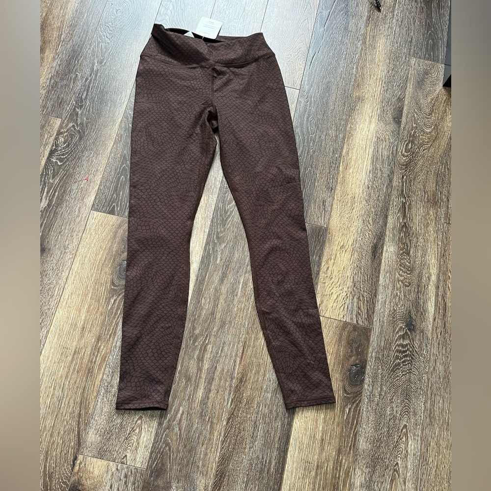 NEW NWT FABLETICS OASIS HIGH WAISTED LEGGING PANTS CACAO WARPED NWT (s)